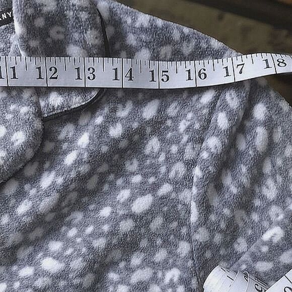 DKNY light grey cheetah print fluffy fleece pyjama set Size S - Picture 7 of 14